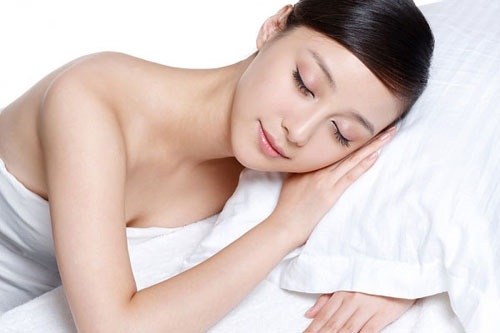 Cách làm căng da vùng mắt nhờ ngủ sâu, ngủ đủ giấc