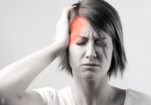 Chứng đau nhức đầu khiến người bệnh mệt mỏi suy nhược cơ thể